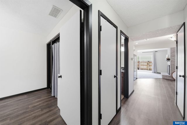 3552 Neerpark Drive, Lincoln, NE 68506