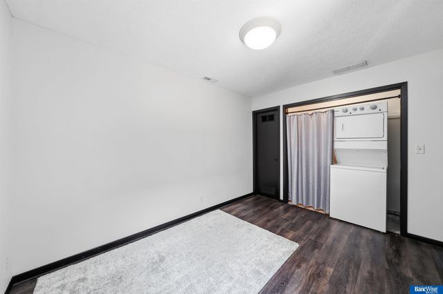 3552 Neerpark Drive, Lincoln, NE 68506