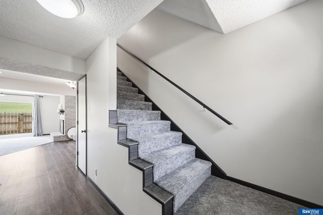 3552 Neerpark Drive, Lincoln, NE 68506