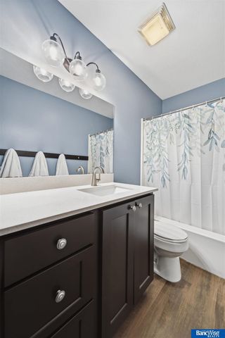 3552 Neerpark Drive, Lincoln, NE 68506