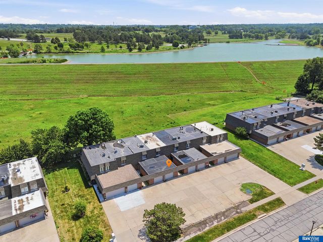 3552 Neerpark Drive, Lincoln, NE 68506