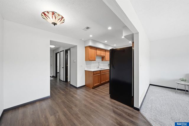 3552 Neerpark Drive, Lincoln, NE 68506