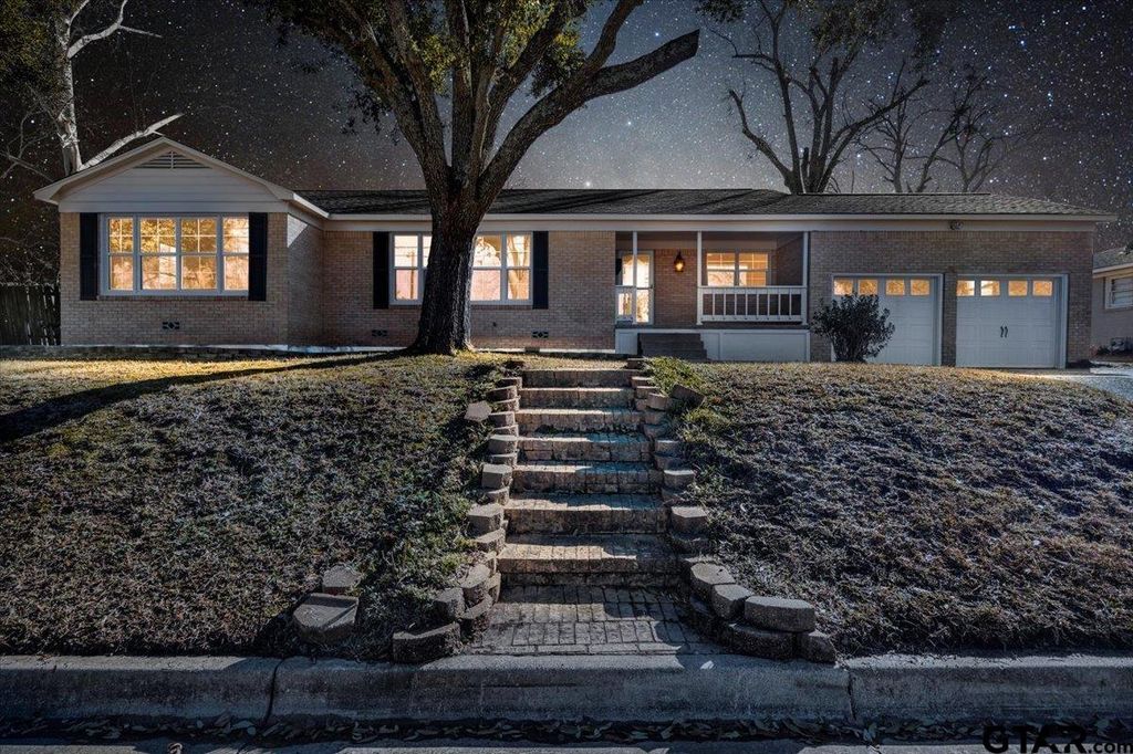805 Wilma, Tyler, TX 75701