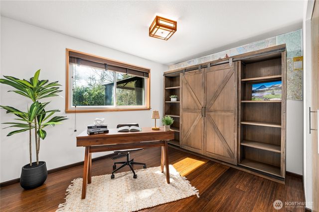 925 Valley Place, Kent, WA 98031