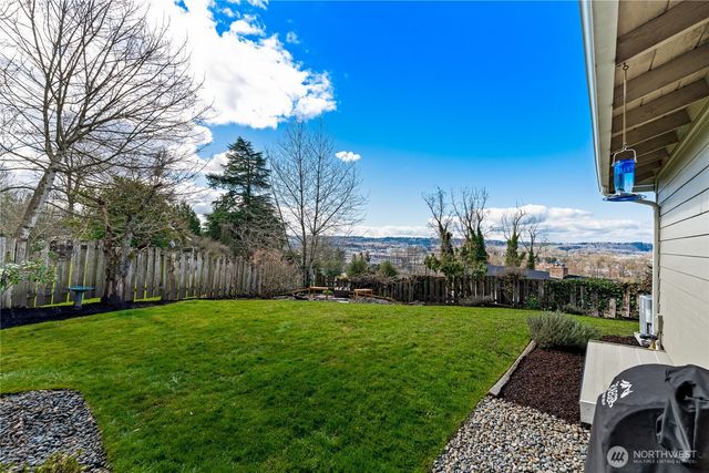 925 Valley Place, Kent, WA 98031