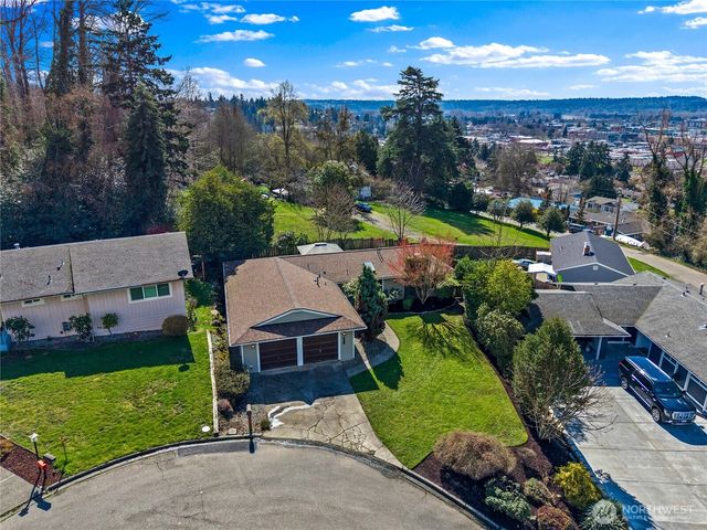 925 Valley Place, Kent, WA 98031