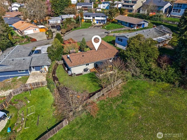 925 Valley Place, Kent, WA 98031