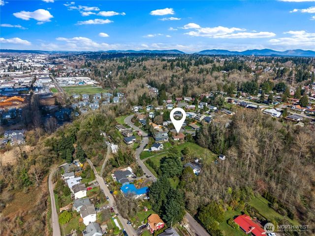 925 Valley Place, Kent, WA 98031