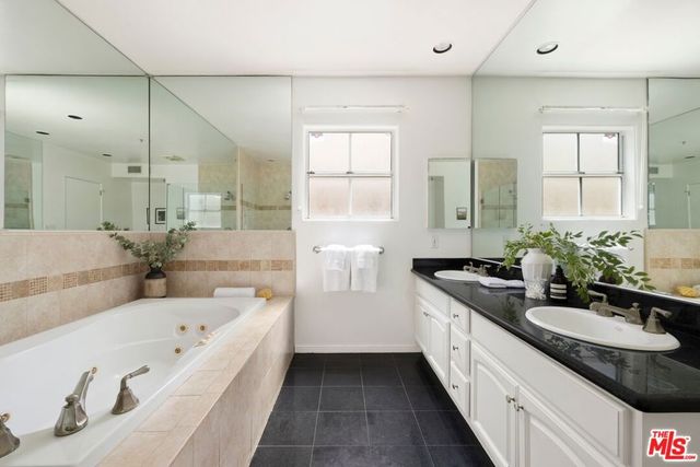 2222 Neilson Way 102, Santa Monica, CA 90405