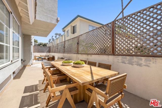 2222 Neilson Way 102, Santa Monica, CA 90405