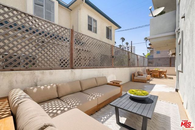 2222 Neilson Way 102, Santa Monica, CA 90405