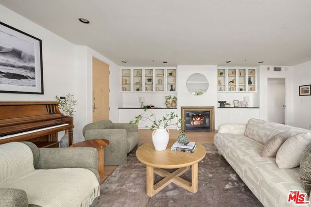 2222 Neilson Way 102, Santa Monica, CA 90405