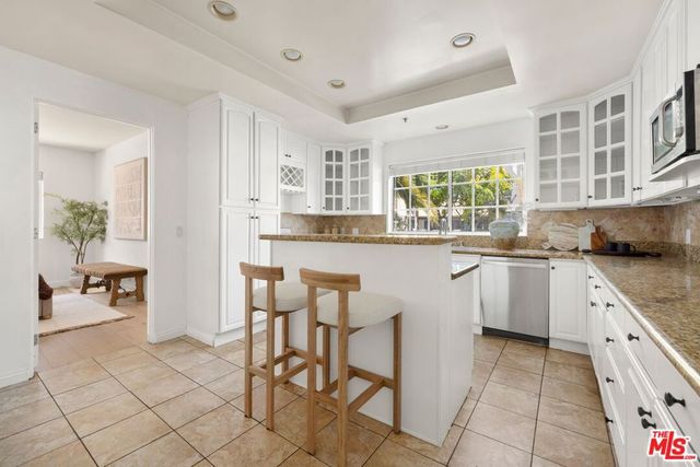 2222 Neilson Way 102, Santa Monica, CA 90405