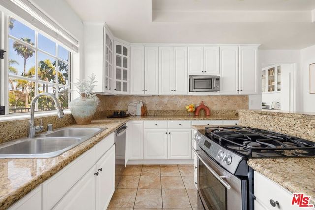 2222 Neilson Way 102, Santa Monica, CA 90405
