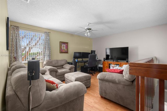 1199 SW 109th Lane, Davie, FL 33324