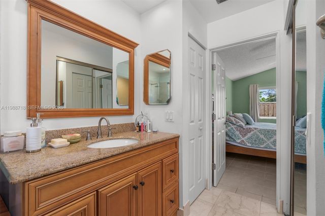 1199 SW 109th Lane, Davie, FL 33324