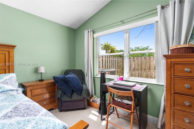 1199 SW 109th Lane, Davie, FL 33324