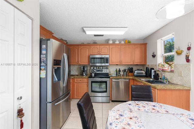 1199 SW 109th Lane, Davie, FL 33324
