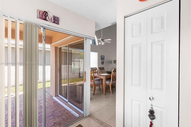 1199 SW 109th Lane, Davie, FL 33324