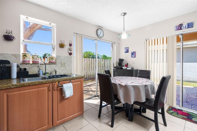 1199 SW 109th Lane, Davie, FL 33324