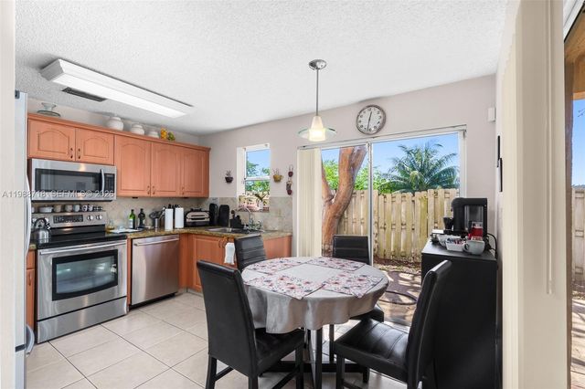 1199 SW 109th Lane, Davie, FL 33324