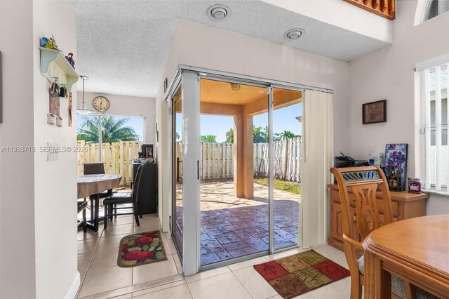 1199 SW 109th Lane, Davie, FL 33324