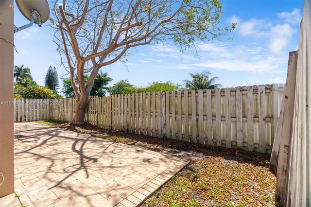 1199 SW 109th Lane, Davie, FL 33324