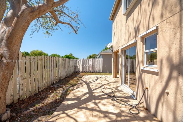 1199 SW 109th Lane, Davie, FL 33324