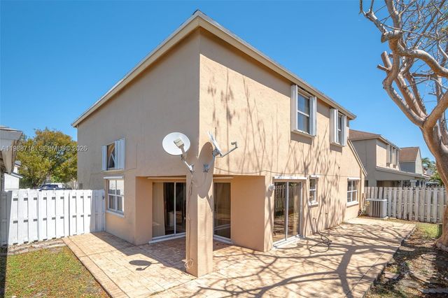 1199 SW 109th Lane, Davie, FL 33324