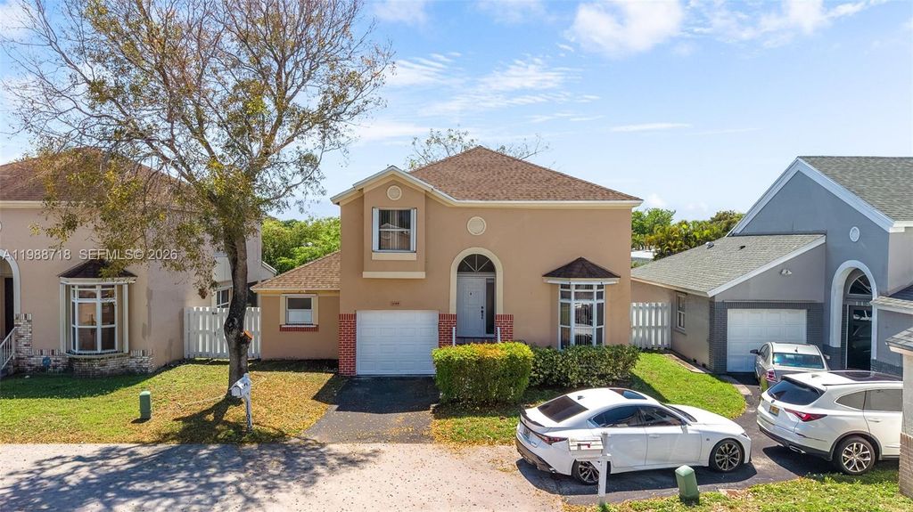 1199 SW 109th Lane, Davie, FL 33324