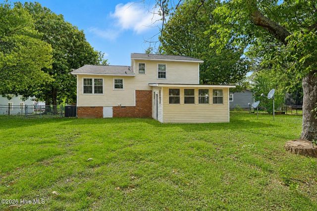 2803 Shade Tree Drive, Fayetteville, NC 28306