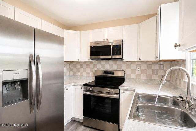 2803 Shade Tree Drive, Fayetteville, NC 28306