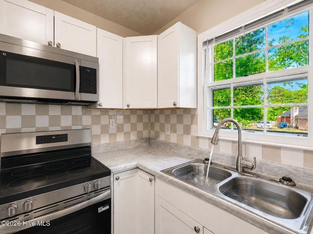 2803 Shade Tree Drive, Fayetteville, NC 28306