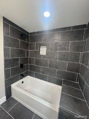 29807 SPRING HILL Drive, Southfield, MI 48076