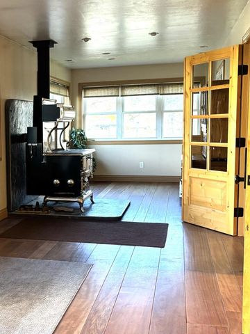 218 Long Branch Road, Eagle Point, OR 97524