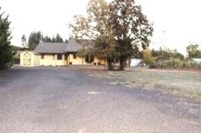 218 Long Branch Road, Eagle Point, OR 97524