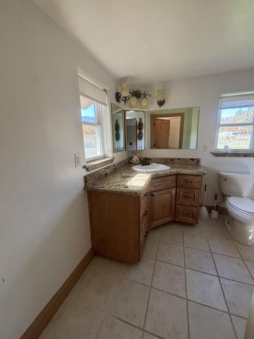 218 Long Branch Road, Eagle Point, OR 97524