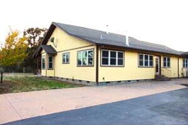 218 Long Branch Road, Eagle Point, OR 97524