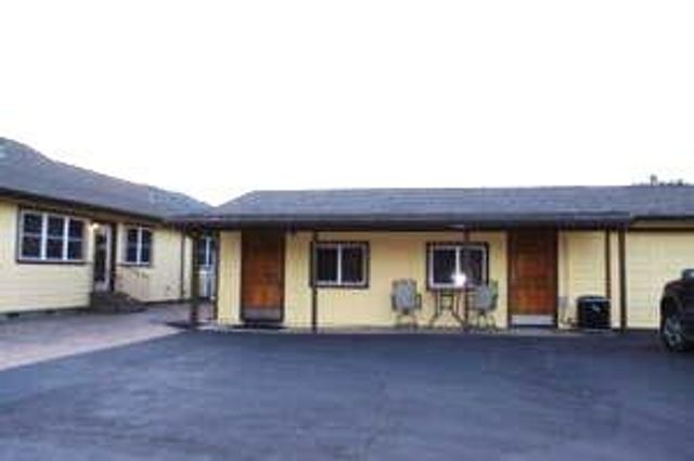 218 Long Branch Road, Eagle Point, OR 97524