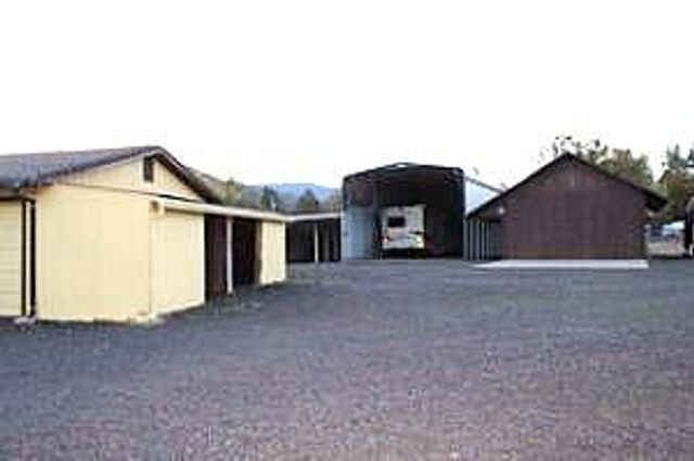 218 Long Branch Road, Eagle Point, OR 97524