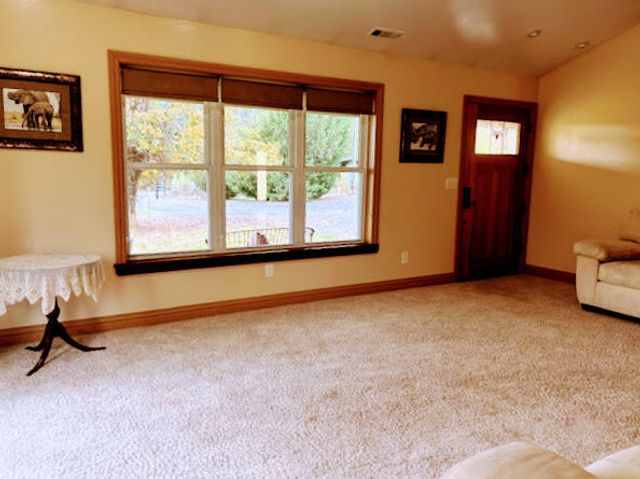 218 Long Branch Road, Eagle Point, OR 97524