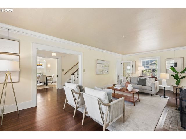 3434 Ne PEERLESS Pl, Portland, OR 97232