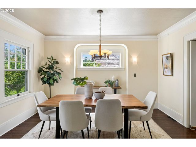 3434 Ne PEERLESS Pl, Portland, OR 97232