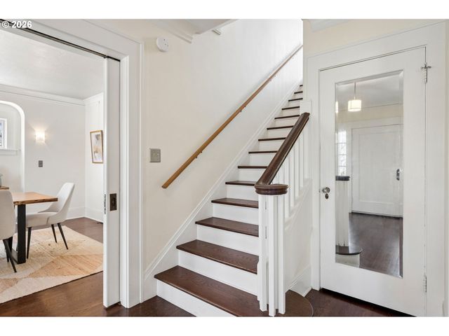 3434 Ne PEERLESS Pl, Portland, OR 97232