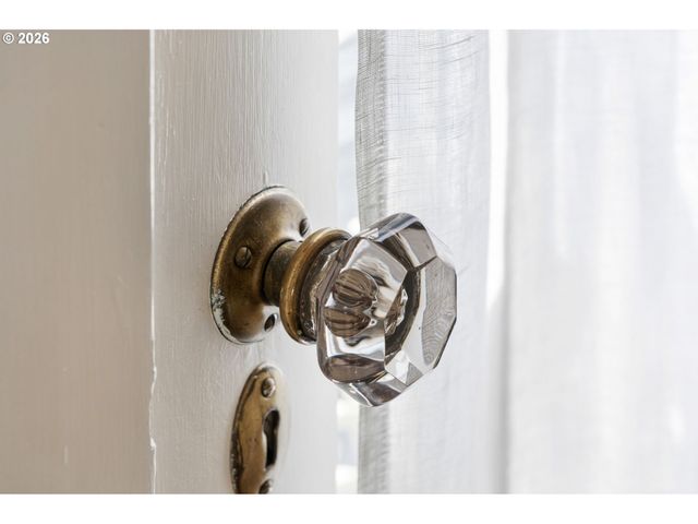 3434 Ne PEERLESS Pl, Portland, OR 97232