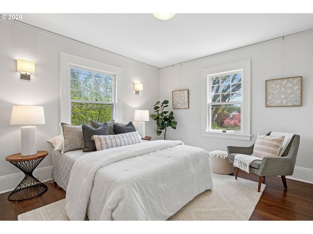 3434 Ne PEERLESS Pl, Portland, OR 97232