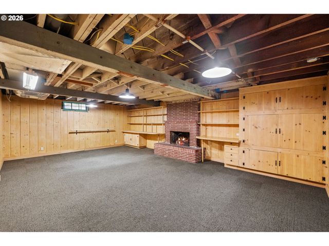 3434 Ne PEERLESS Pl, Portland, OR 97232