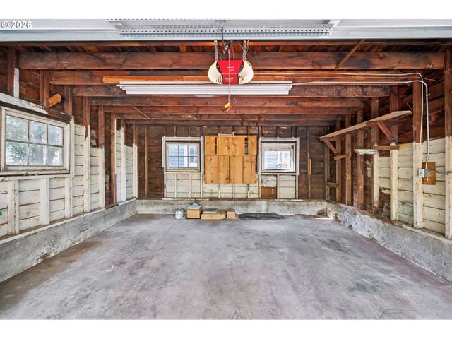 3434 Ne PEERLESS Pl, Portland, OR 97232