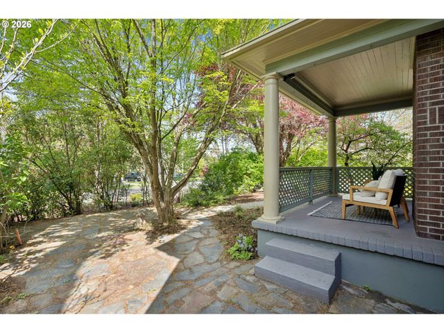 3434 Ne PEERLESS Pl, Portland, OR 97232