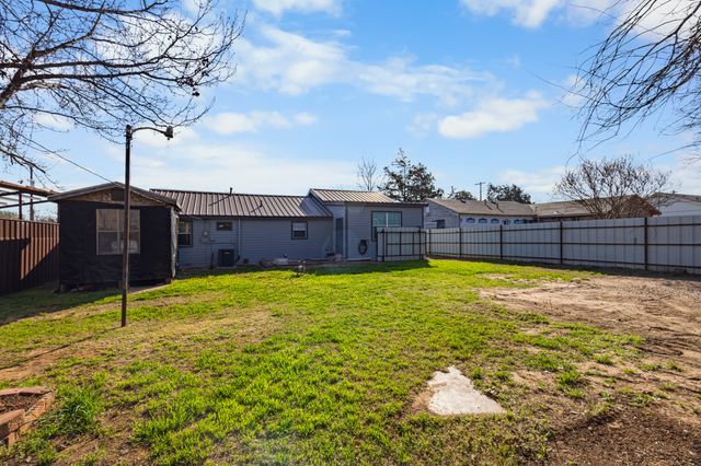 1409 18th Street, Bridgeport, TX 76426